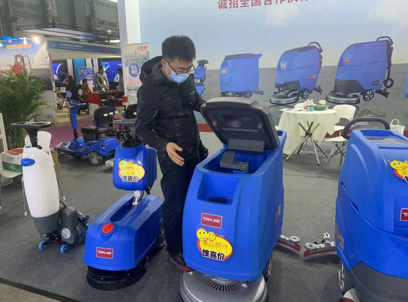中西坦洁洗地机公司致力于电动洗地机的生产、销售和服务百家